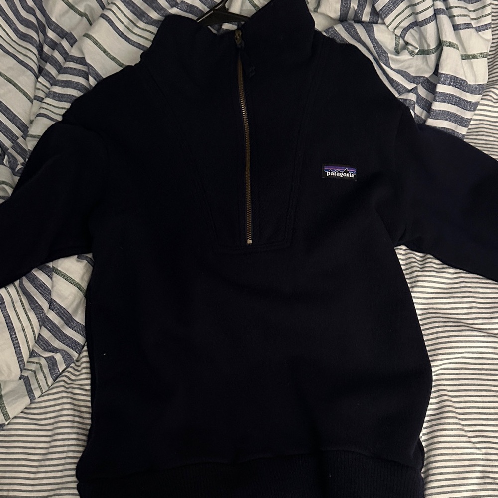 Patagonia Men’s Navy Quarter-Zip Pullover Sweater